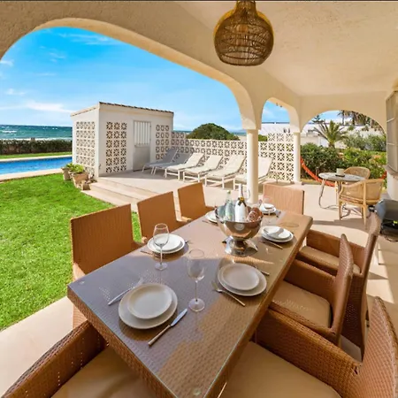 فيلة Beachfront For 7 With Pool *