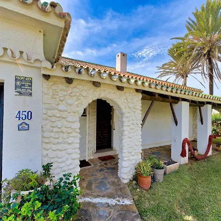 فيلة Beachfront For 7 With Pool ماربيا