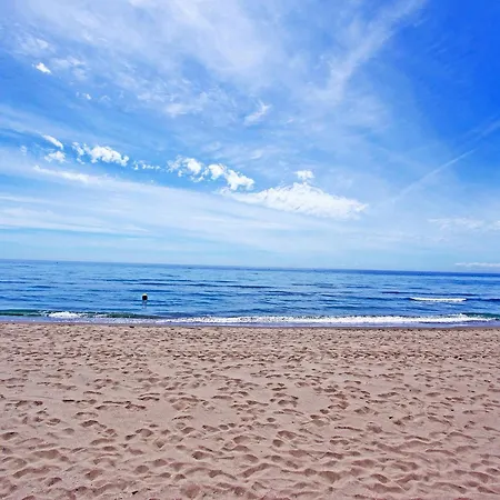 Beachfront For 7 With Pool *