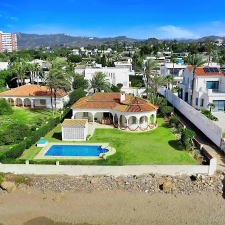 فيلة Beachfront For 7 With Pool *